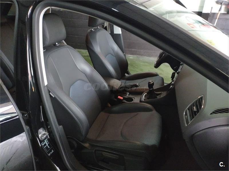 SEAT LEON 1.6 TDI 110cv StSp Style Connect Plus 5p.