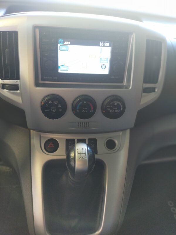 NISSAN NV 200 EVALIA