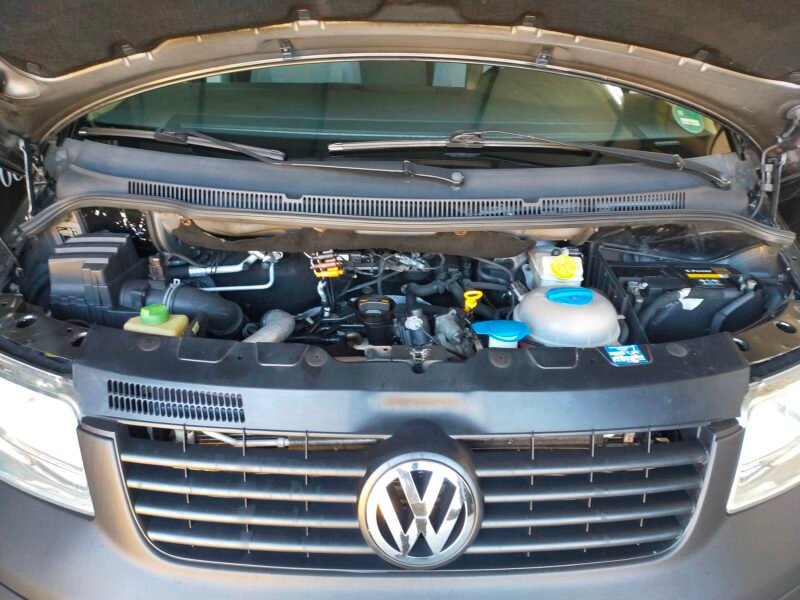 VOLSWAGEN CARAVELLE 2.5 130 C.V