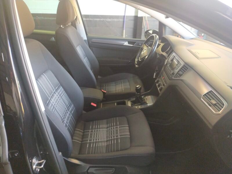 VOLSWAGEN GOLF VII SPORTVAN