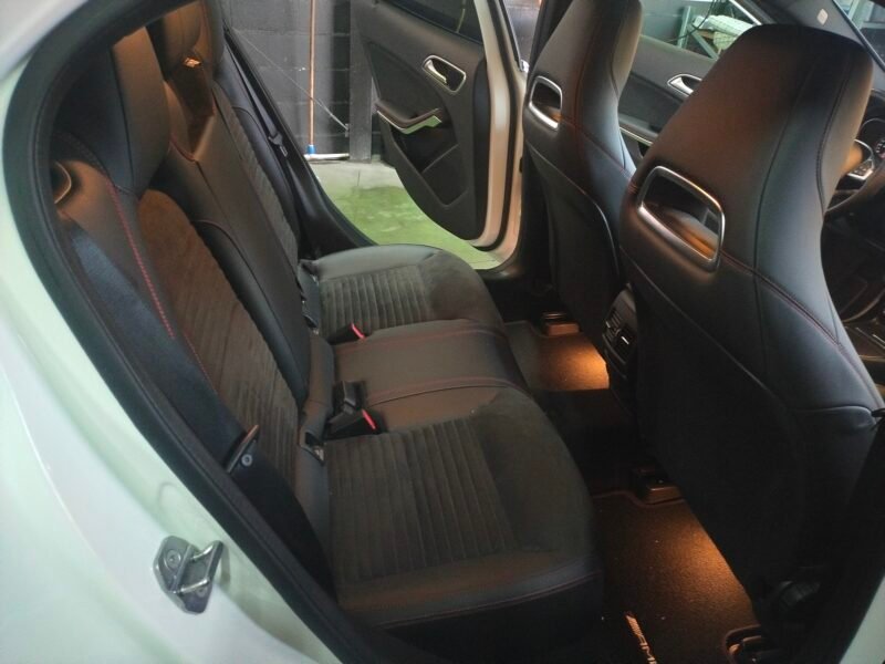 MERCEDES-BENZ GLA 200 CDI AMG