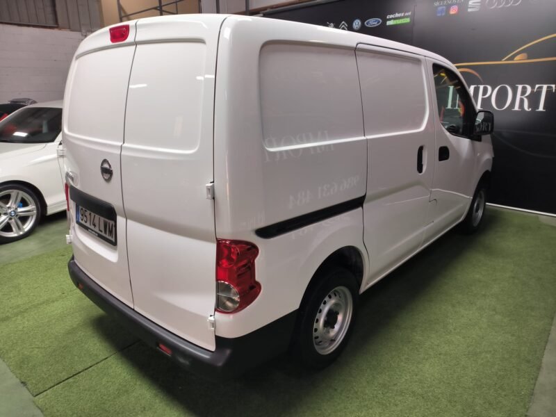 NISSAN NV 200 COMERCIAL