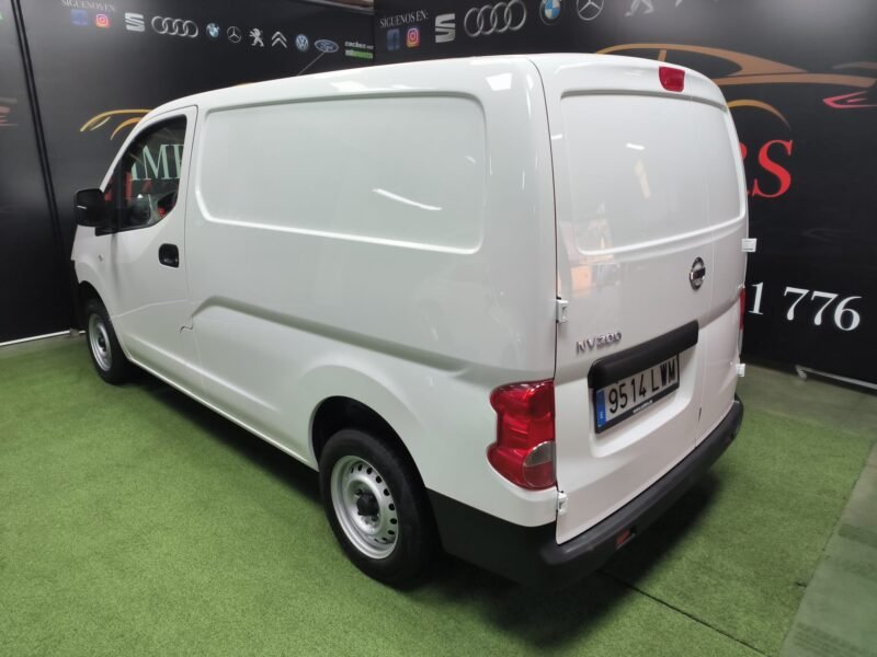 NISSAN NV 200 COMERCIAL