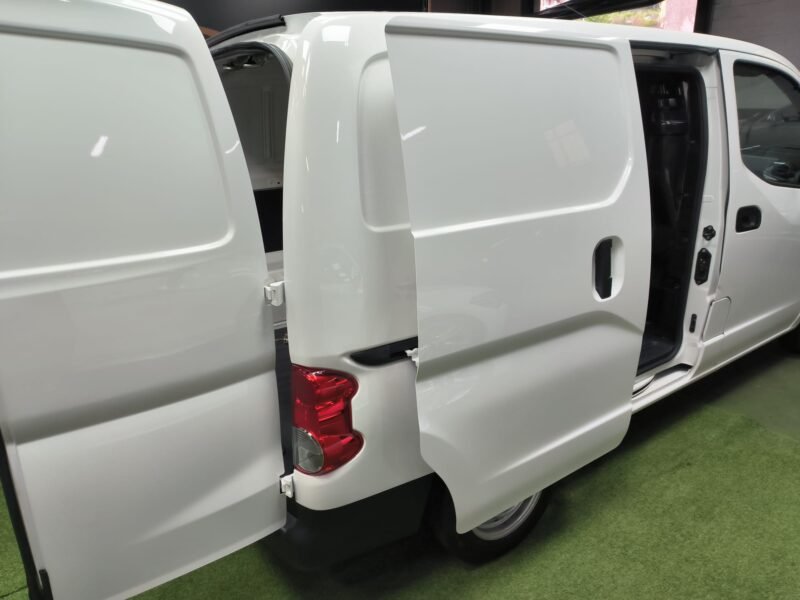 NISSAN NV 200 COMERCIAL