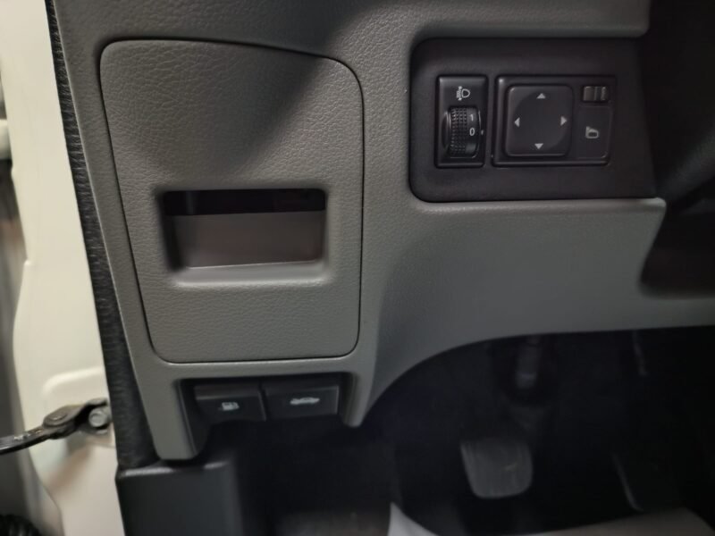 NISSAN NV 200 COMERCIAL