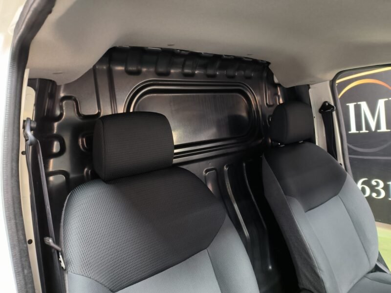 NISSAN NV 200 COMERCIAL