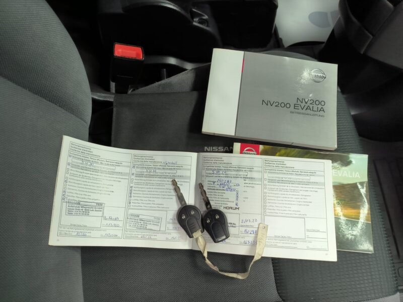 NISSAN NV 200 COMERCIAL