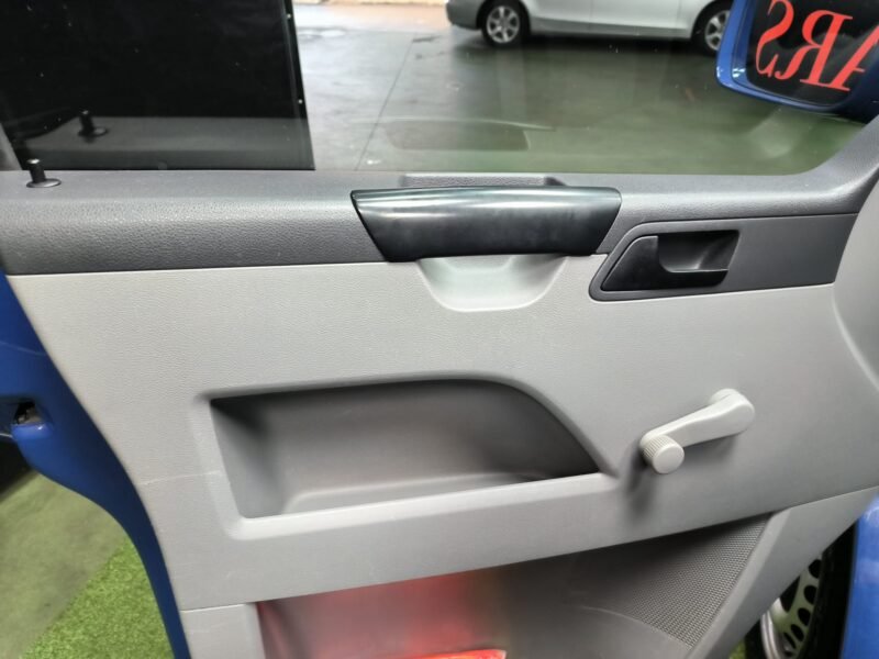 VOLSWAGEN CARAVELLE 9 PLAZAS 1.9 TDI