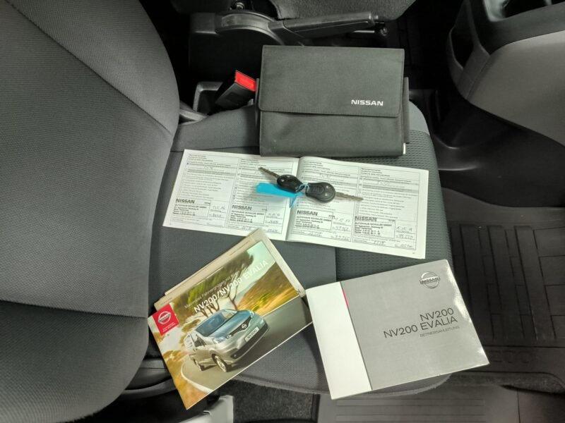 NISSAN NV 200 COMERCIAL