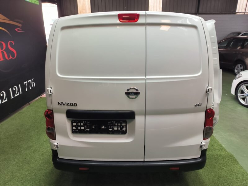 NISSAN NV 200 COMERCIAL