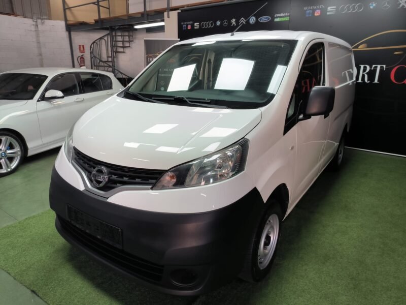 NISSAN NV 200 COMERCIAL