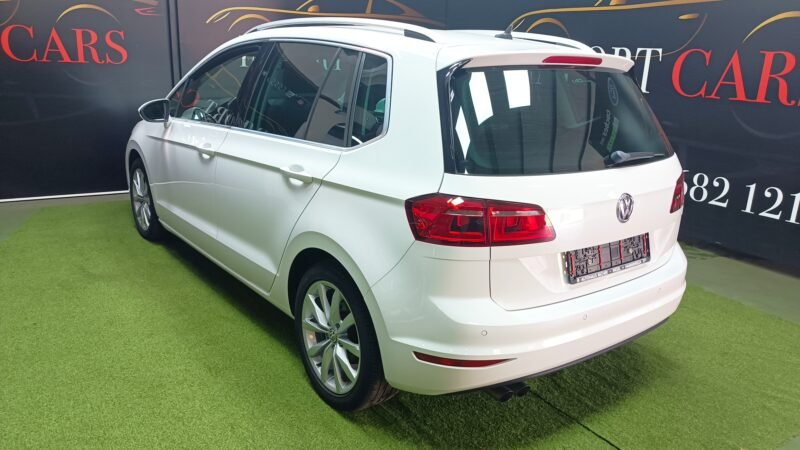 VOLSWAGEN Golf SPORTVAN