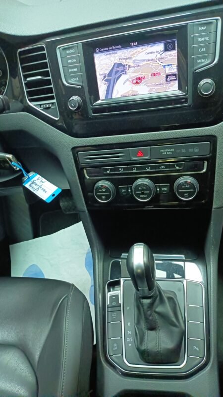 VOLSWAGEN Golf SPORTVAN