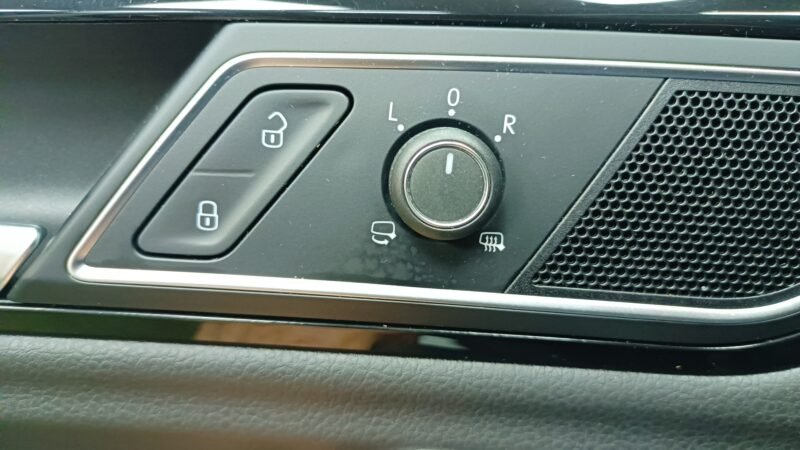 VOLSWAGEN Golf SPORTVAN