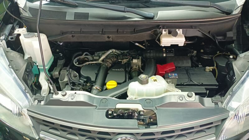 NISSAN NV 200 EVALIA NEGRA