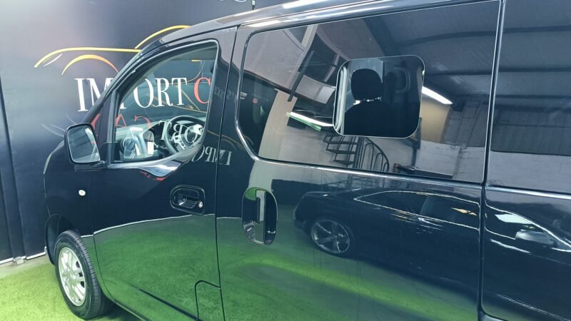 NISSAN NV 200 EVALIA NEGRA