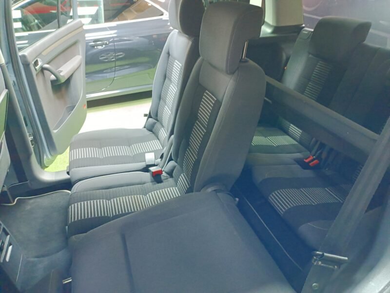 VOLKSWAGEN Touran 2.0 tdi 7 PLAZAS
