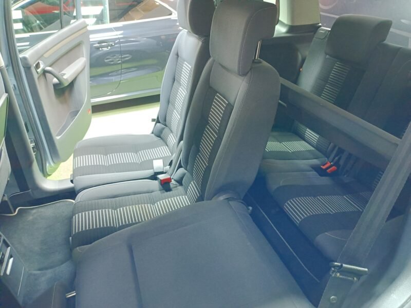 VOLKSWAGEN Touran 2.0 tdi 7 PLAZAS