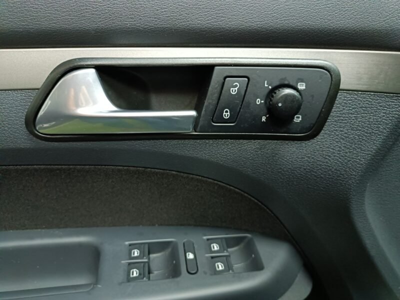 VOLKSWAGEN Touran 2.0 tdi 7 PLAZAS