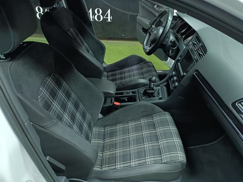 VOLSWAGEN Golf GTD