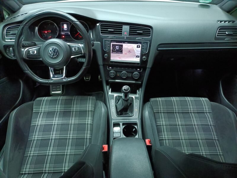 VOLSWAGEN Golf GTD
