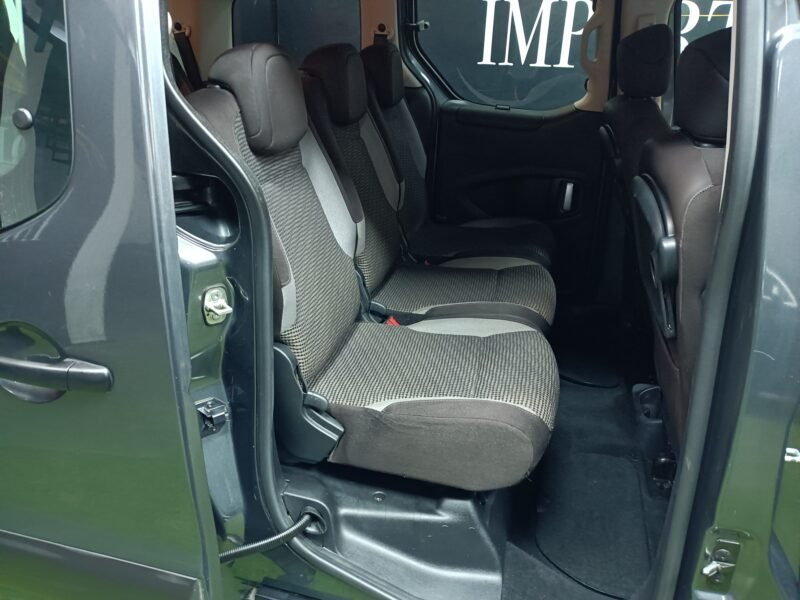PEUGEOT PARTNERT HDI 7 PLAZAS OUTDOOR