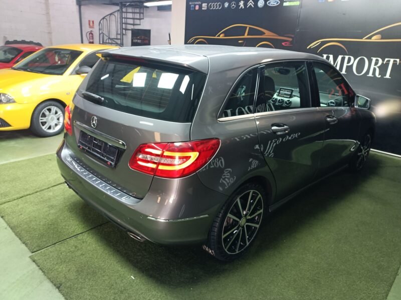 MERCEDES-BENZ B220 220 CDI