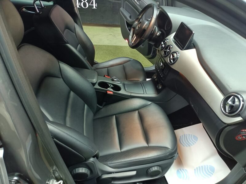 MERCEDES-BENZ Clase B 220 CDI