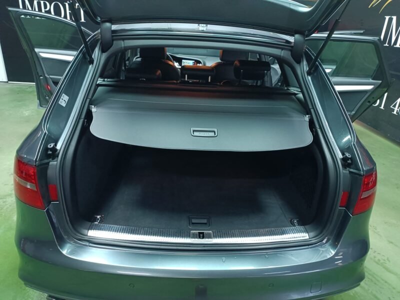 AUDI A4 Avant 2.0 TDI 150 SLINE