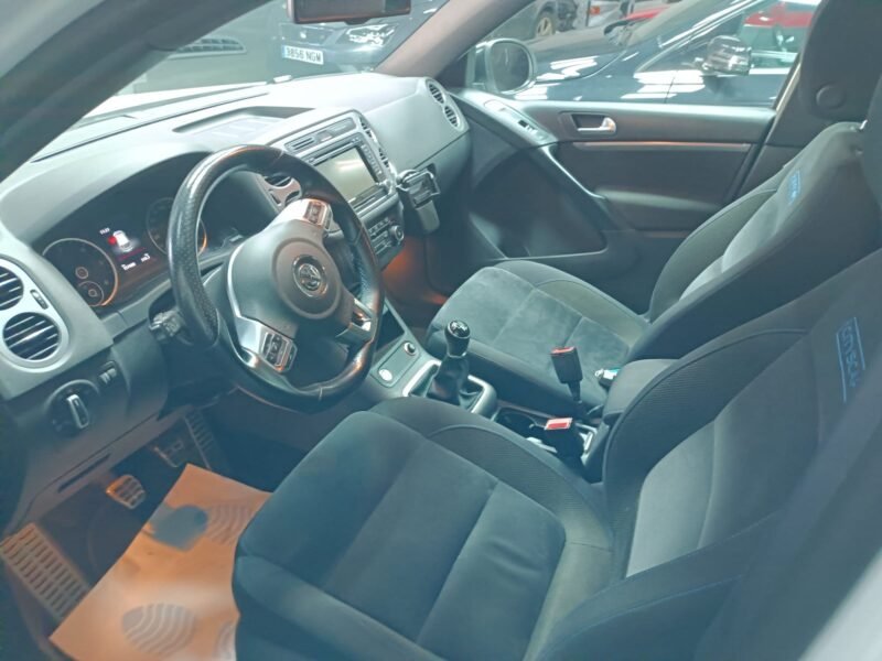 VOLKSWAGEN Tiguan CITYSCAPE