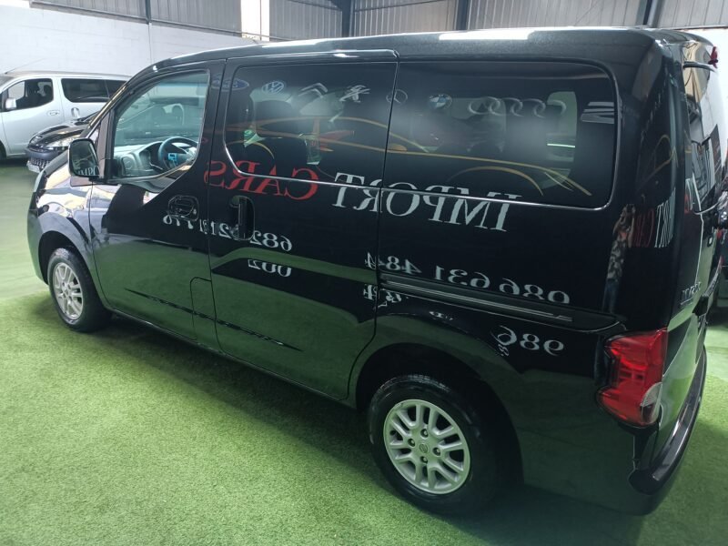 NISSAN NV200 200 EVALIA 110 C.V 6 VELOCIDADES