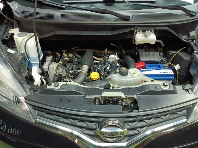 NISSAN NV200 200 EVALIA 110 C.V 6 VELOCIDADES