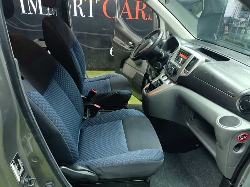 NISSAN NV200 EVALIA 90 C.V 5 PLAZAS