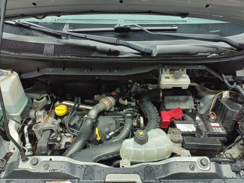 NISSAN NV200 EVALIA 90 C.V 5 PLAZAS