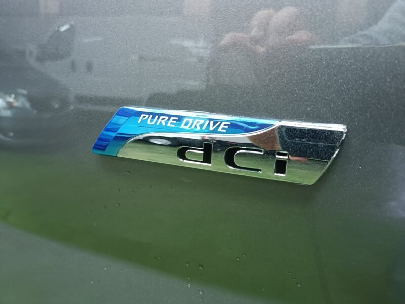 NISSAN NV200 EVALIA 90 C.V 5 PLAZAS