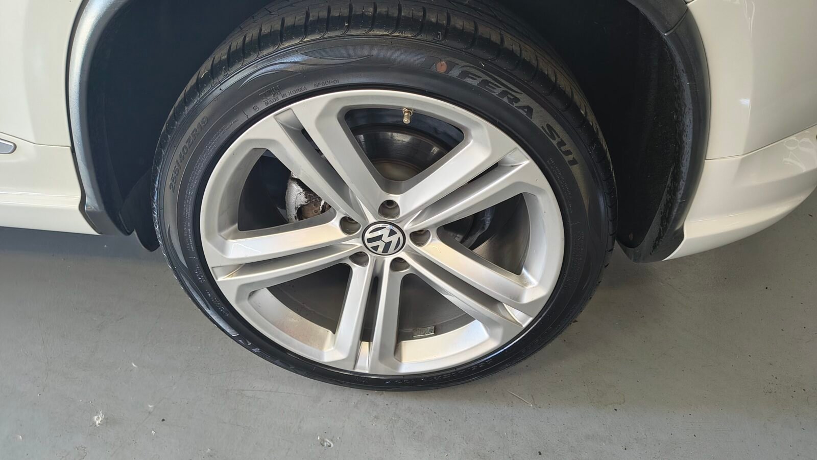 VOLKSWAGEN Tiguan RLINE 4 MOTION