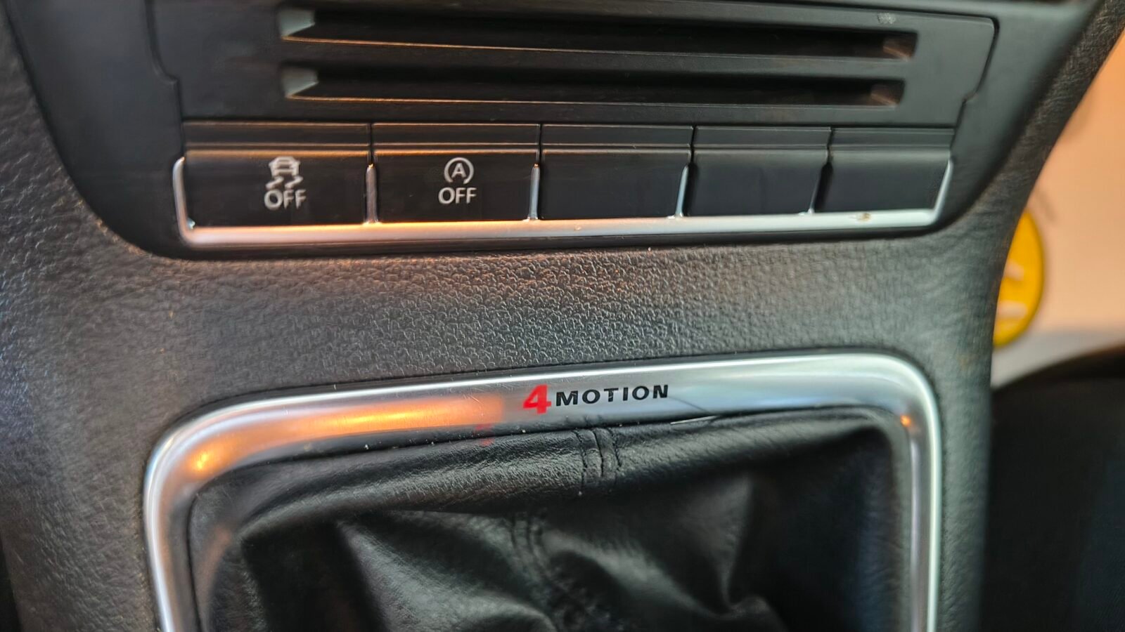 VOLKSWAGEN Tiguan RLINE 4 MOTION