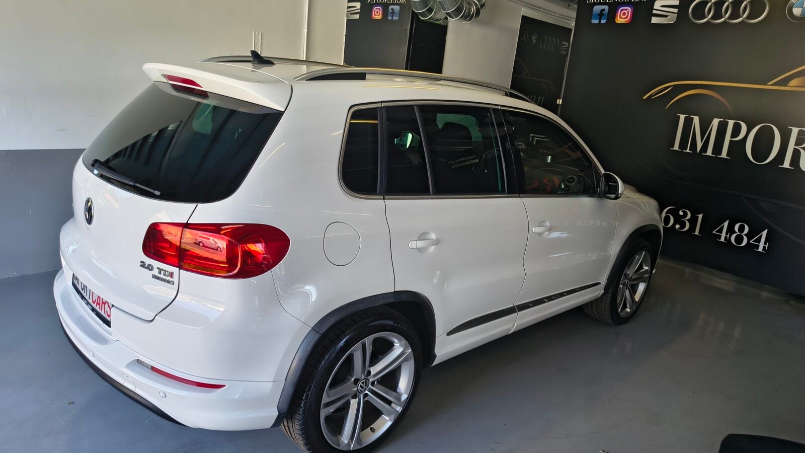 VOLKSWAGEN Tiguan RLINE 4 MOTION