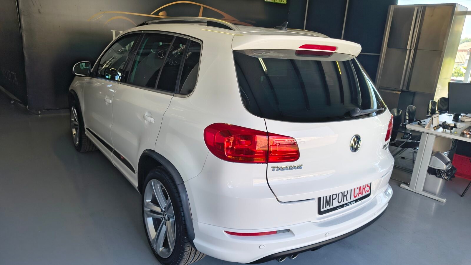 VOLKSWAGEN Tiguan RLINE 4 MOTION