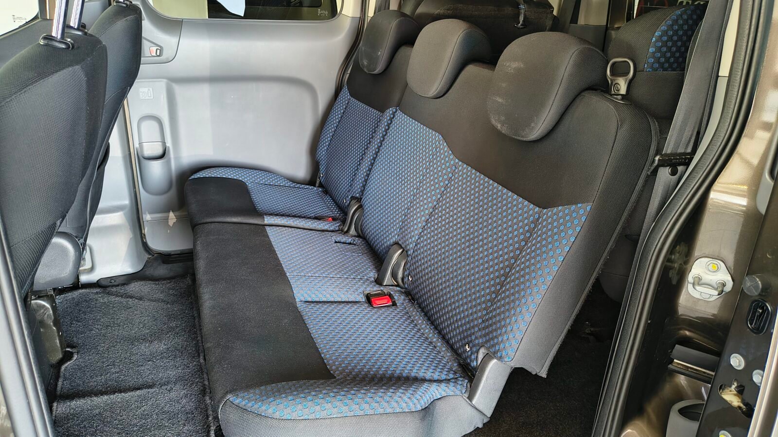 NISSAN NV200 7 PLAZAS