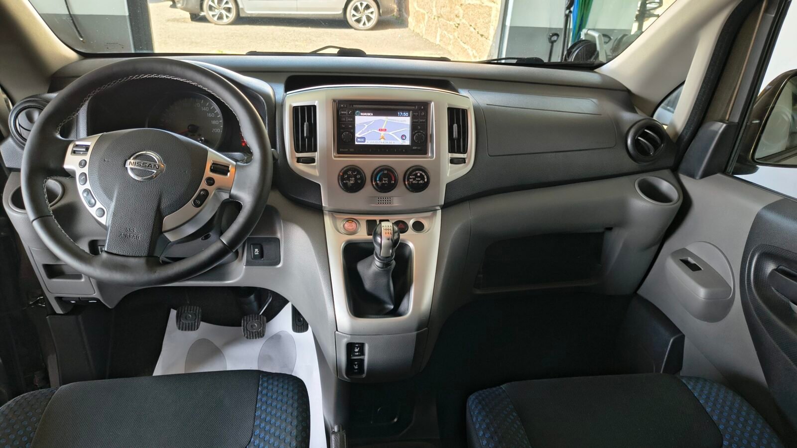 NISSAN NV200 7 PLAZAS