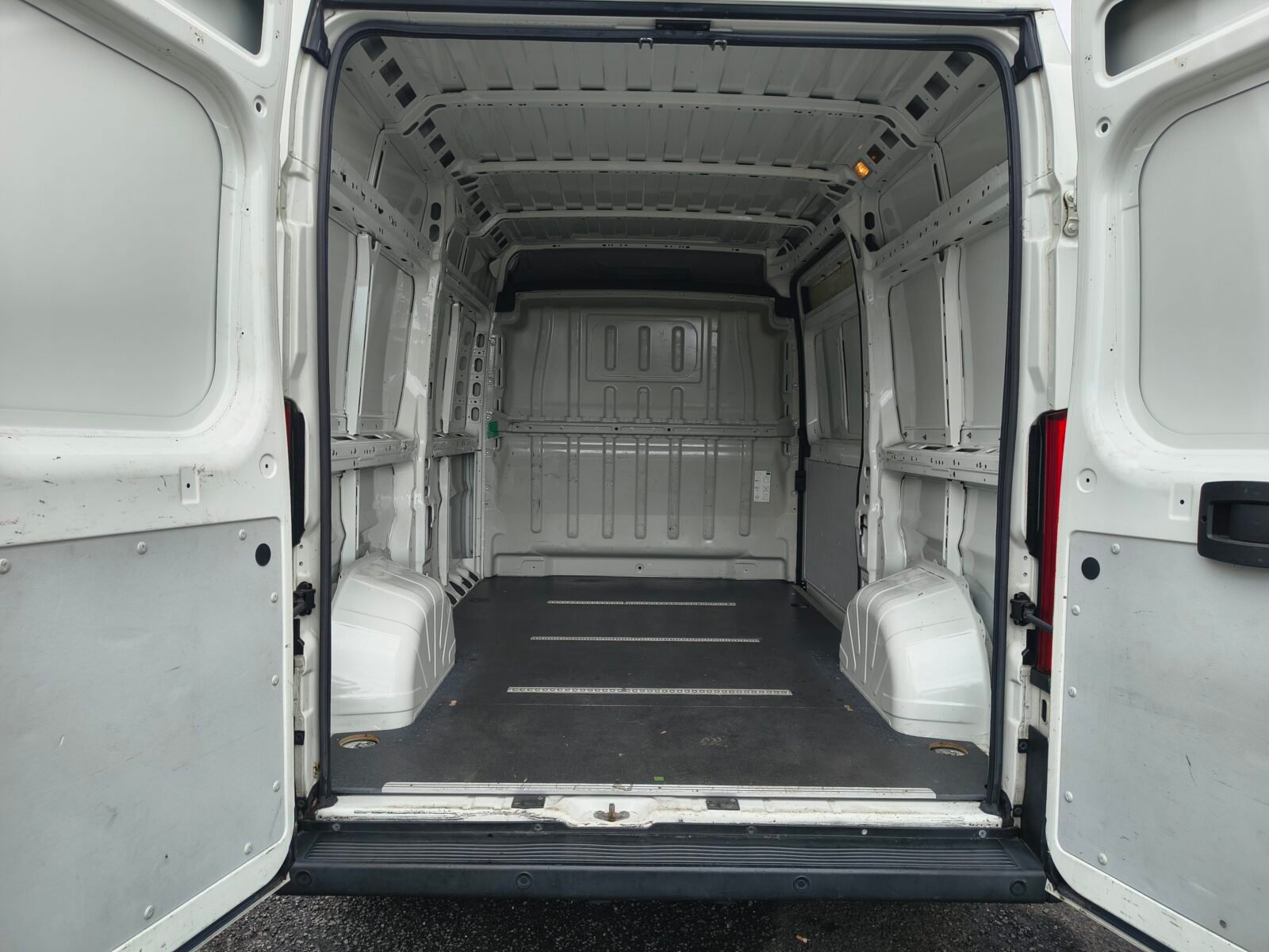 PEUGEOT boxer 3 plazas