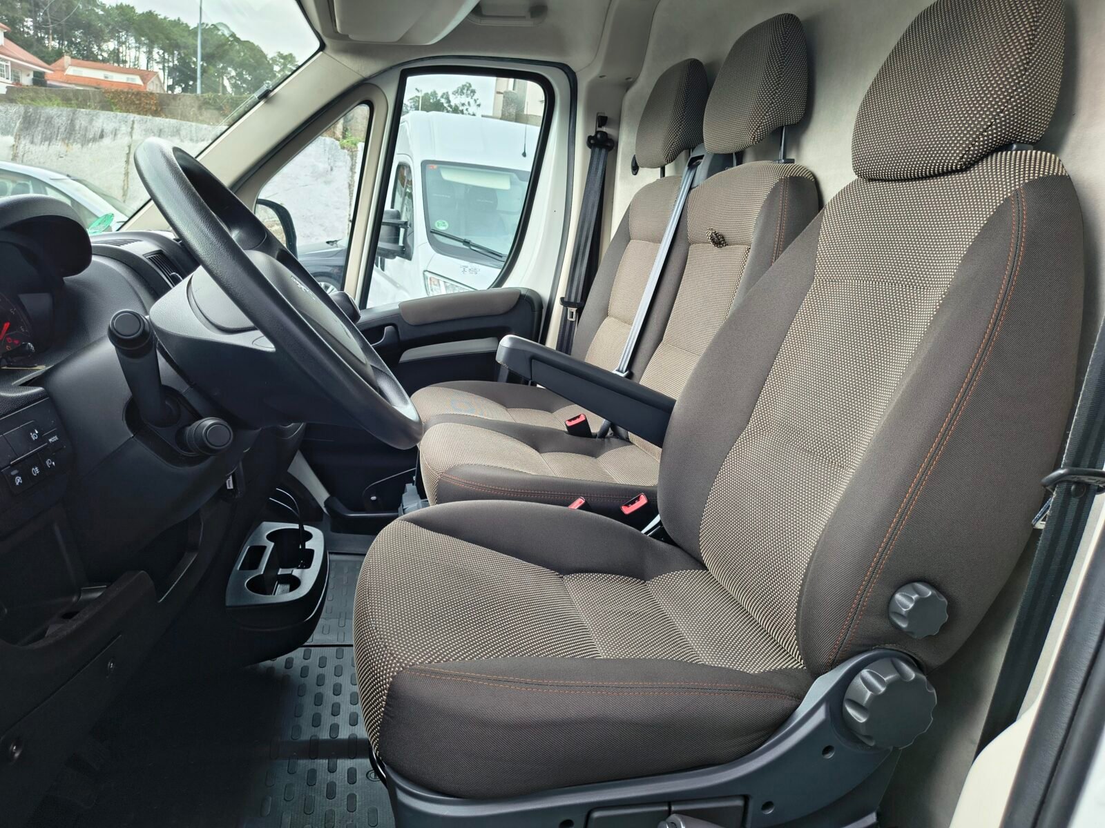 PEUGEOT boxer 3 plazas